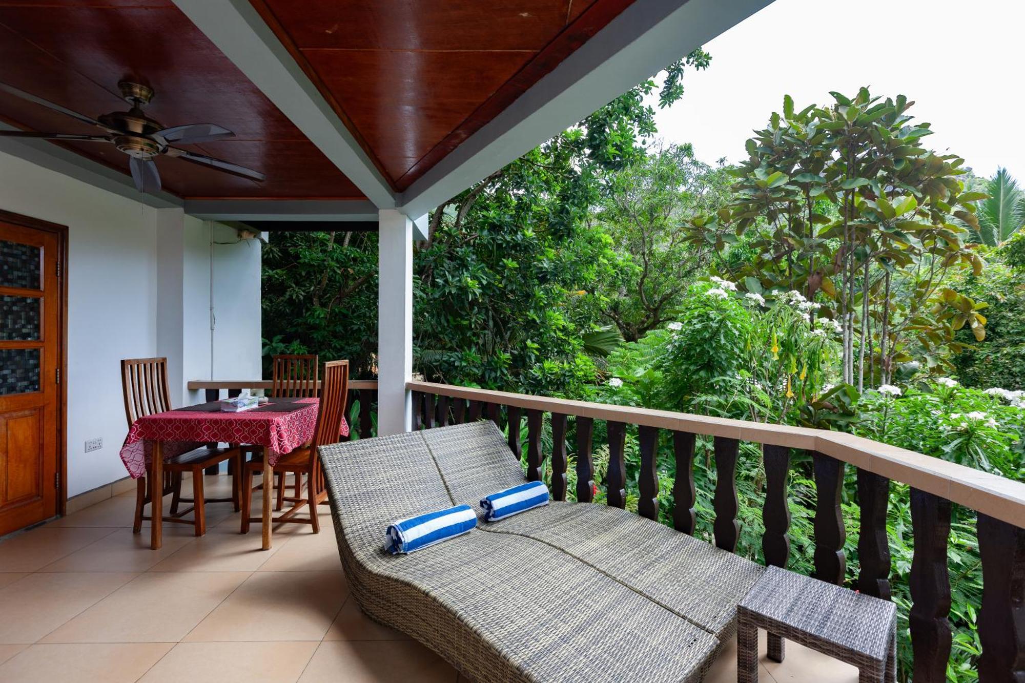 Sea View Lodge Baie Sainte Anne Exteriör bild