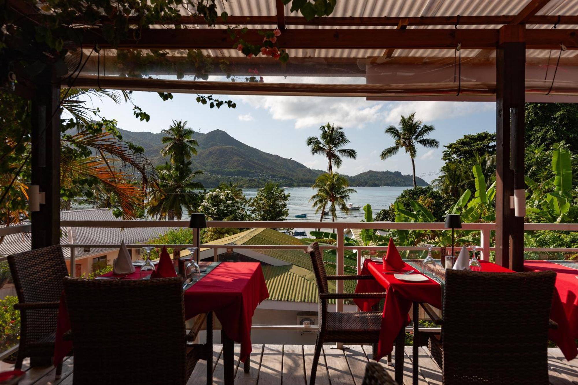 Sea View Lodge Baie Sainte Anne Exteriör bild